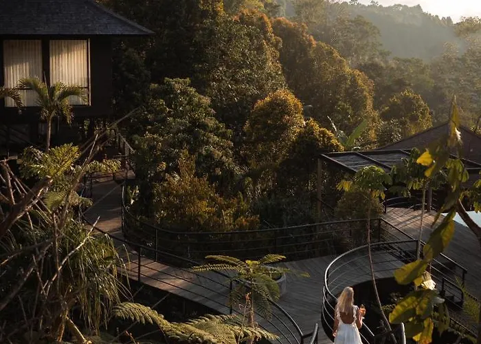 Hotel Munduk Cabins 5*